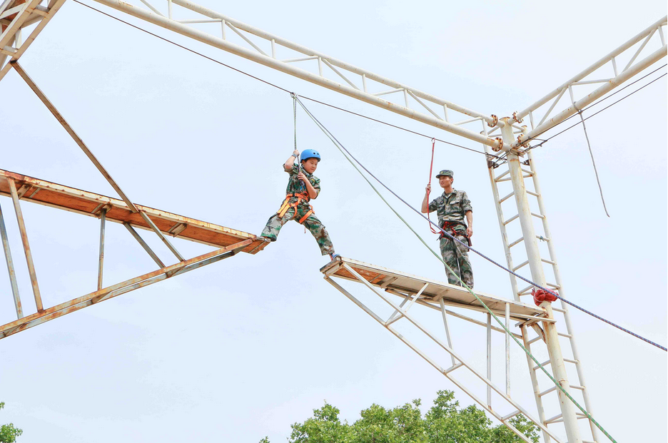 crystal tower adventure from China factory+8615989279205 outward adventure case picture+8615989279205