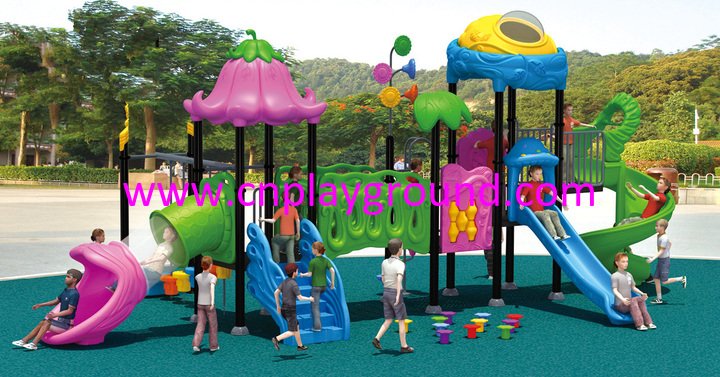 Outdoor Pink Vegetable Roof Children Slide Playground Equipment (HG-9302)