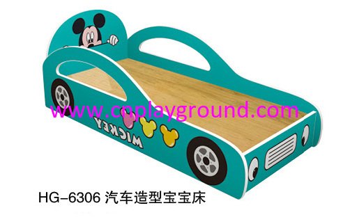 Cartoon Car Model Solid Wood School Bed with Mickey Mouse (HG-6306)