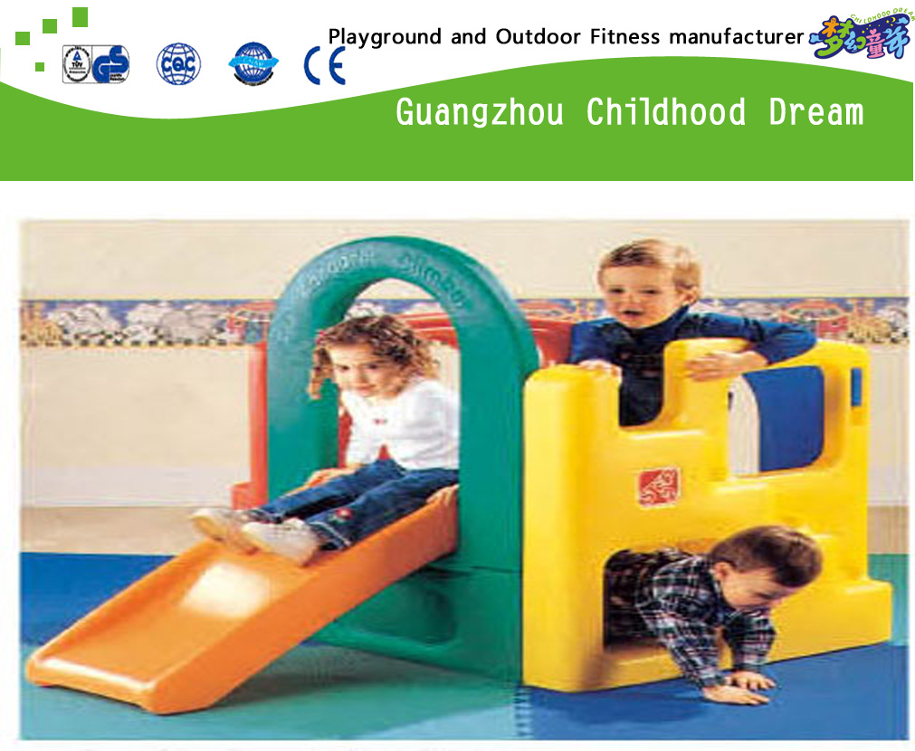 Small Outdoor Square Plastic Slide Playground On Stock (M11-09304)