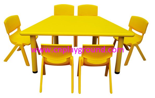 School Unique Yellow Trapezoidal Plastic Table for Toddler (HG-5105)