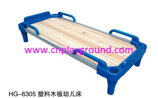Kindergarten Furniture Wooden Twin Size School Bed with Plastic Bedstead (HG-6305)